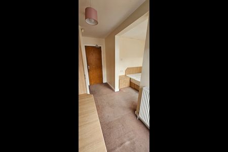 Room in a Shared House, Headingley Mount, LS6 - Photo 2