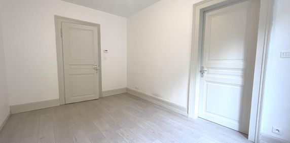 Un 4 pièces aux beaux volumes – Quartier Gare / Boulevard Lyon - Photo 2