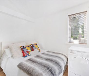 Studio to rent - Photo 6
