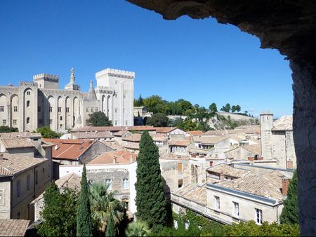 AVIGNON INTRA MUROS: Terrasse avec vue unique sur le Palais des Papes et Avignon. - Photo 2