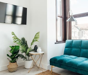 2 Bed Flat, Empress Avenue, IG1 - Photo 1