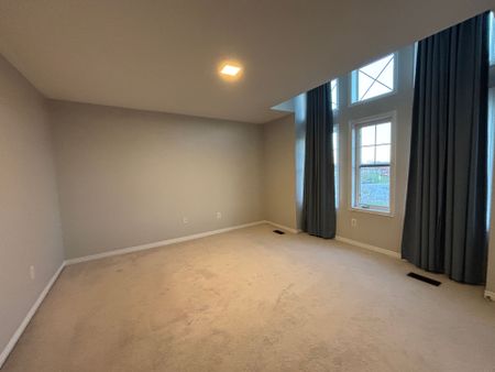 For Lease - 102 Harbourside Drive, Whitby, Ontario - Photo 5