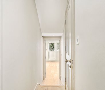 Redburn Street, London, SW3 ground floor flat to rent - Photo 1