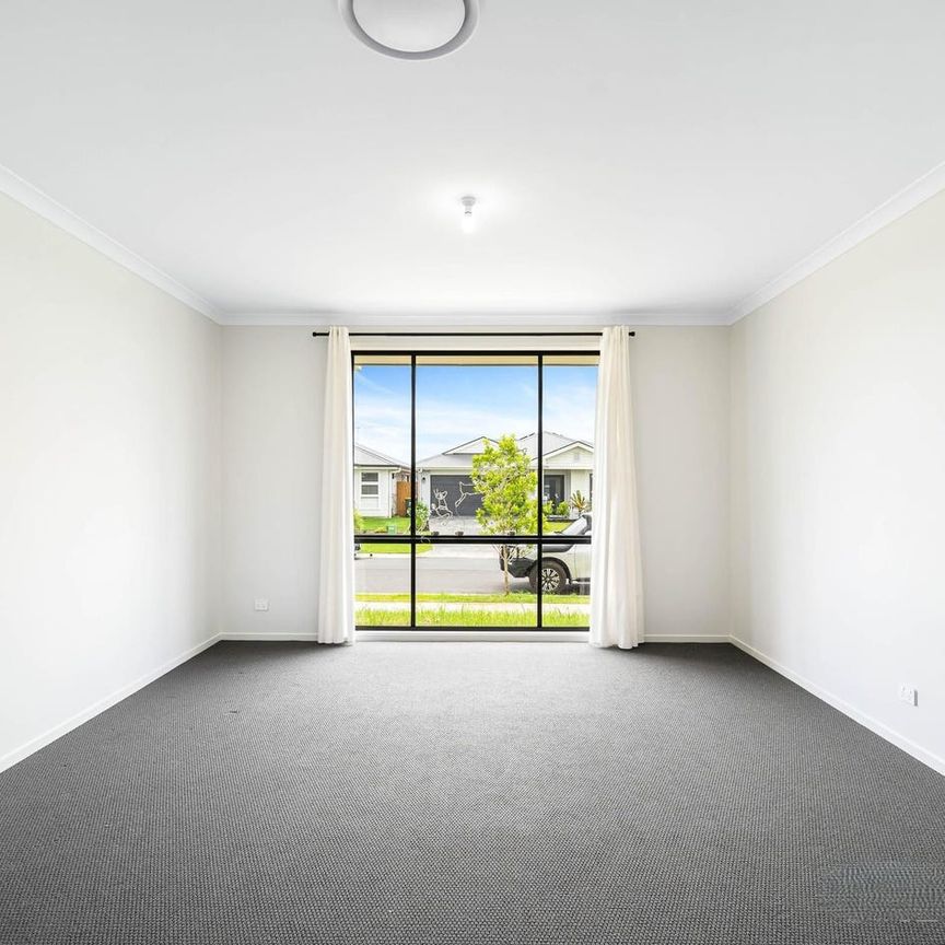 Stylish, Spacious & Sophisticated Family Living - Photo 1