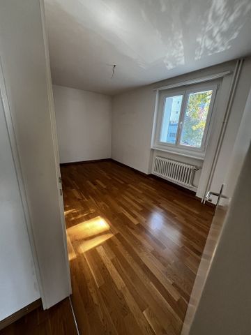 Helle 4-Zimmer-Wohnung im Erdgeschoss in Steinhausen - Photo 3