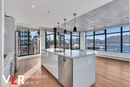 Condo in Vancouver West Side, BC - Photo 5