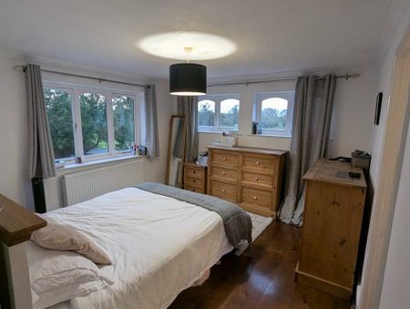 6 bedroom detached house to rent - Photo 5