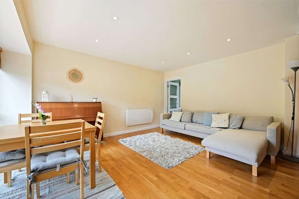 Dormans Close, Northwood, Middlesex, HA6 2FX - Photo 1