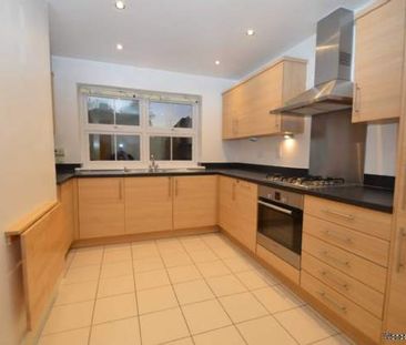 3 bedroom property to rent in Addlestone - Photo 6