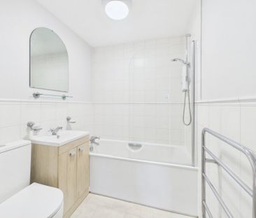 Clarence Court, Windsor,SL4 - Photo 5