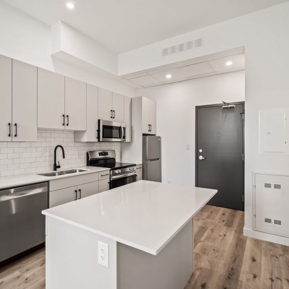 171 Donald – The Lowry, Winnipeg, MB - Photo 1