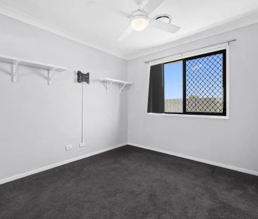 Family Home with Ducted Air-conditioning & Solar Electricity - Photo 6