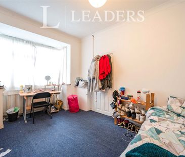 5 bedroom house to rent Francis Avenue, Southsea, PO4 - Photo 2