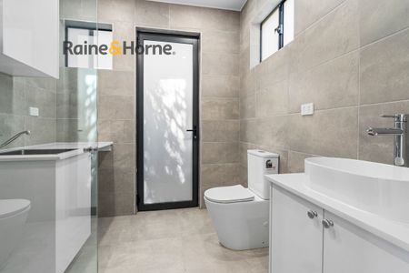 Brand New 2 Bedder! - Photo 4