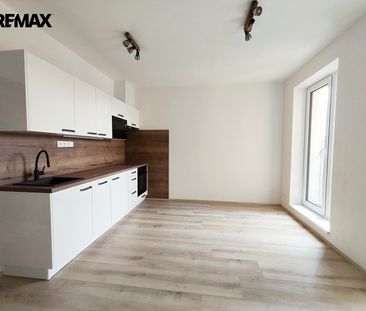 Pronájem bytu 1+kk a garsoniéry 29 m², Dobrovodská 2886, České Budě... - Photo 3