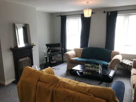 59 Lisburn Ave, Belfast, BT9 7FL - Photo 2