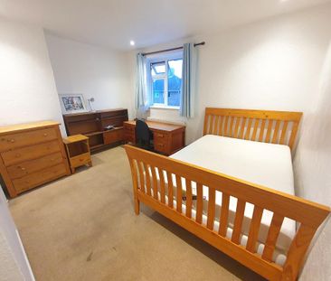 4 bedroom semi-detached house to rent - Photo 6