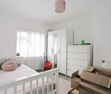 Price £2,100 pcm - Available 01/12/2025 - Part Furnished - Photo 5