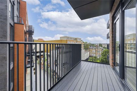 A stunning apartment found in the brand new development Filmworks - Photo 2