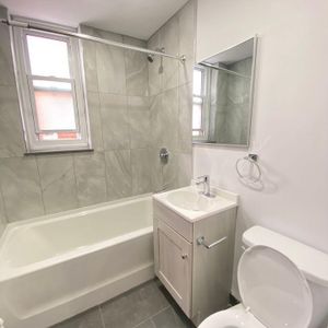 5821-6 - 5821 CHEMIN COTE ST LUC, Montréal - Photo 2