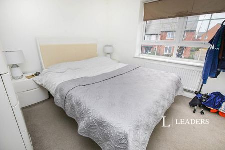 2 bedroom terraced house to rent - Photo 3