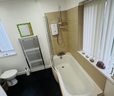 3 bedroom semi-detached house to rent - Photo 4