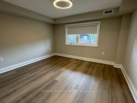 Semi-Detached Home For Lease | W8137332 - Photo 2