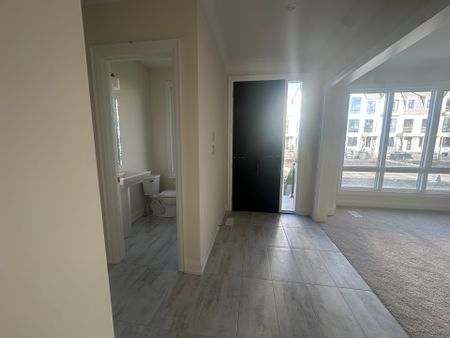 For Lease - 410 York Downs Boulevard, Markham, Ontario - Photo 3