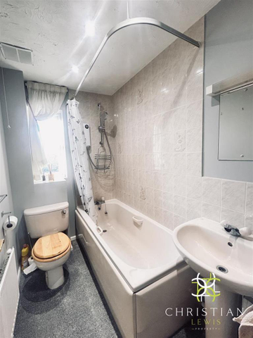 2 bedroom terraced house to rent - Photo 5