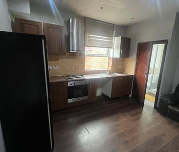 243 Dewsbury Road, Flat 2 - Photo 3