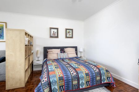 North-Facing Fully Furnished Studio Apartment In Accessible Location - Photo 4