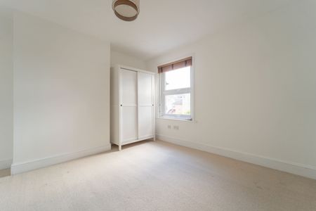 3 bed terraced house to rent in Denmark Road, Poole, BH15 - Photo 5