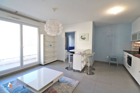 Location Appartement 3 pièces 56m² MARSEILLE 4ème - Photo 3