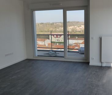 A LOUER - APPARTEMENT T3 RECENT CENTRE-VILLE - Photo 1