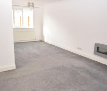 3 bedroom end of terrace house to rent - Photo 1