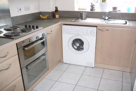 2 bedroom flat to rent - Photo 3