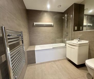 2 bedroom penthouse to rent - Photo 6