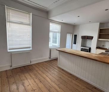 3 bedroom terraced house to rent - Photo 6