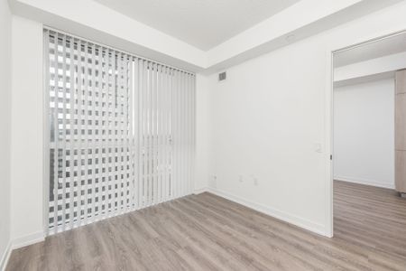 For Lease - 8 Interchange Way Unit# 3015, Vaughan, Ontario - Photo 3