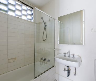 PERFECT LOCATION ONE BEDROOM APARTMENT ON MATHOURA! - Photo 5