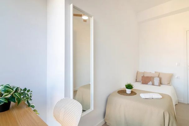 Carrer de lEscultor Josep Capuz, Valencia, Valencian Community 46004 - Photo 1