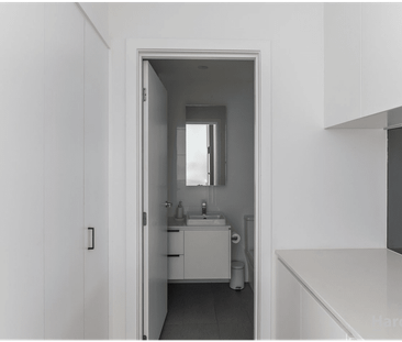 Stylish & Modern Apartment Living in the Heart of Doncaster - Photo 2