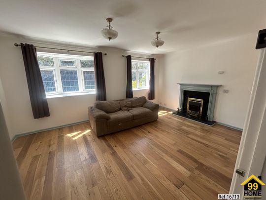 3 bed Detached in Lower Marsh Road Warminster, Warminster, BA12 9QA - Photo 1