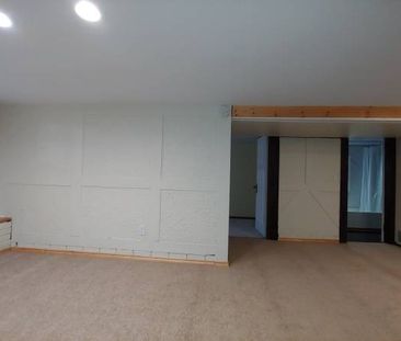 One bedroom basement suite for rent - Photo 2