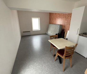 AU CENTRE DU VILLAGE 59243 QUAROUBLE - Photo 6