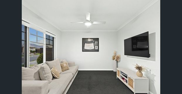 Executive Style Living in Highly Sought-After Carver’s Reach - Photo 1