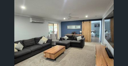 Modern Family Home - Photo 2