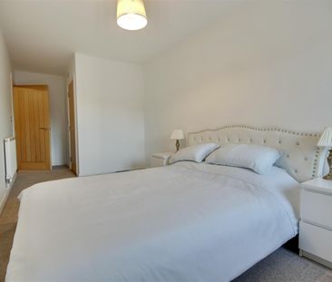 Furze Court, Wickham Road, Fareham - Photo 4