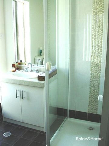 COMFORTABLE FAMILY LIVING - Photo 3