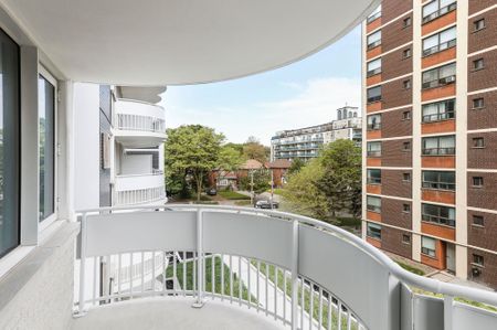 For Lease - 11 Walmer Road Unit# 403, Toronto, Ontario - Photo 3